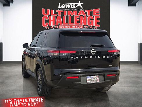 Used 2024 Nissan Pathfinder S image 3