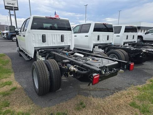 New 2026 GMC Sierra 3500 Pro w/ Convenience Package AWD/4WD image 3