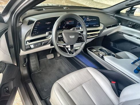 Certified 2025 Cadillac Lyriq Luxury image 10