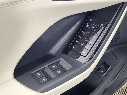 New 2025 Audi Q6 e-tron Premium Plus image 21