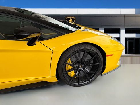 Used 2018 Lamborghini Aventador S image 38