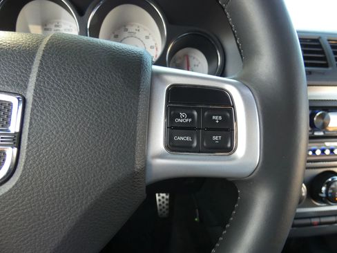 Used 2014 Dodge Challenger R/T image 53