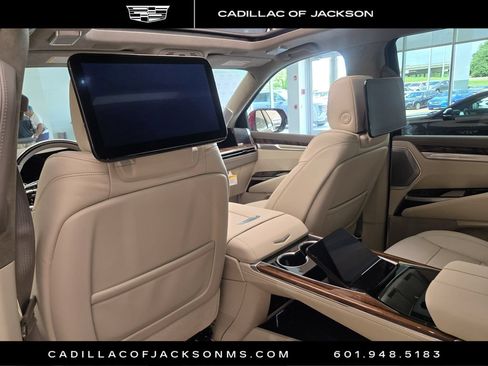 New 2026 Cadillac Escalade Platinum Luxury AWD/4WD image 4