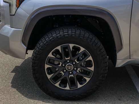 Used 2024 Toyota Tundra Limited AWD/4WD image 11
