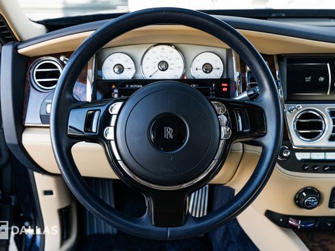 Used 2019 Rolls-Royce Ghost image 26