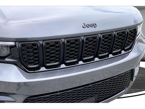 Used 2024 Jeep Grand Cherokee Altitude AWD/4WD image 53