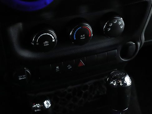 Used 2016 Jeep Wrangler Unlimited Sport w/ Connectivity Group image 11