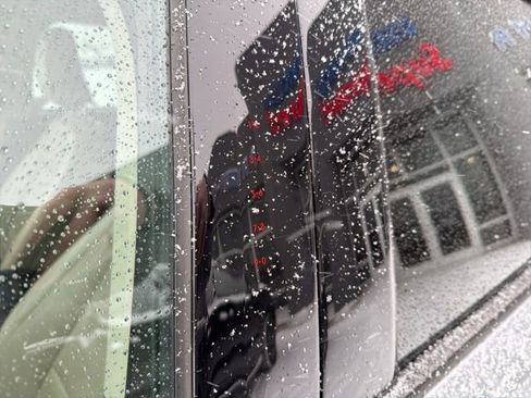 Used 2022 Ford Explorer XLT w/ Equipment Group 202A image 24