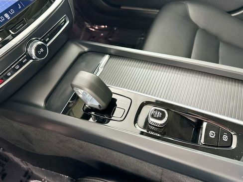 Used 2025 Volvo S60 B5 Core image 16