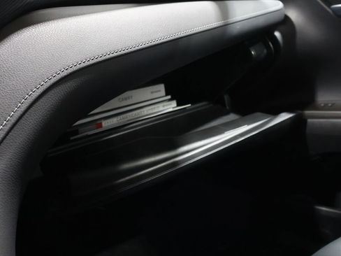 Used 2023 Toyota Camry SE image 29