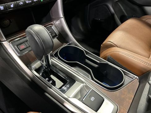 Used 2021 Subaru Ascent Touring AWD/4WD image 19
