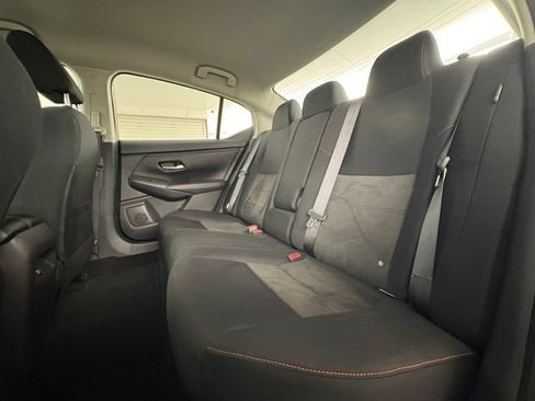 Used 2025 Nissan Sentra SR FWD image 10