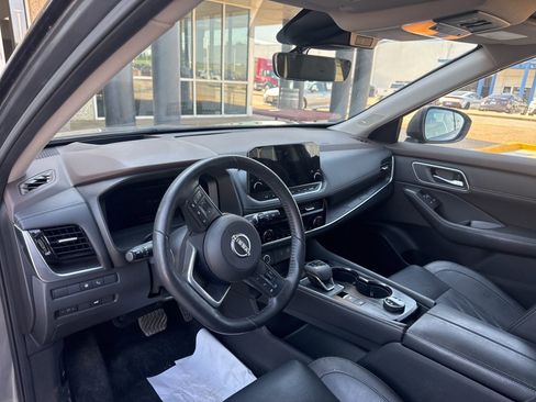 Used 2023 Nissan Rogue Platinum w/ Platinum Premium Package AWD/4WD image 12