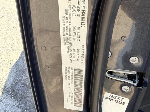 Used 2019 Dodge Charger SXT w/ Leather Interior Group image 4