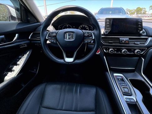 Used 2021 Honda Accord Touring image 6