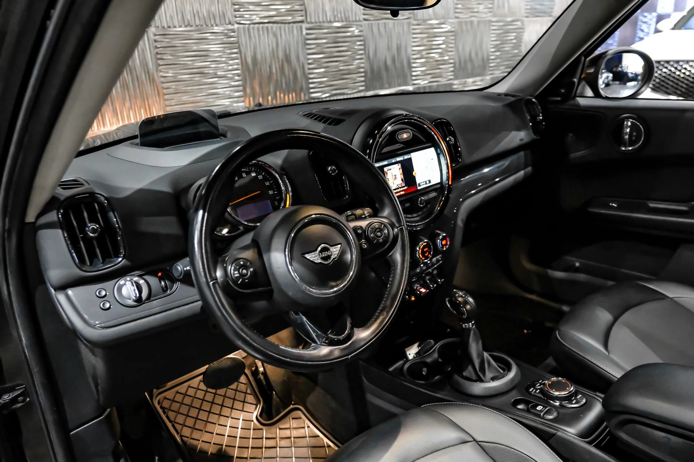 Used 2018 MINI Cooper Countryman ALL4 AWD/4WD image 3