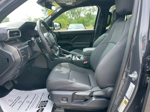 Used 2024 Toyota Tacoma SR5 AWD/4WD image 19