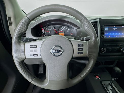 Used 2021 Nissan Frontier SV w/ SV Utility Package image 15