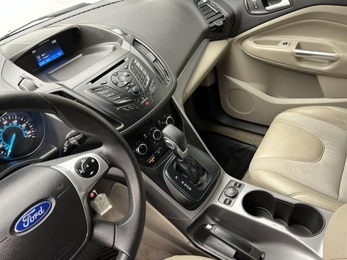 Used 2016 Ford Escape SE w/ SE Chrome Package FWD image 16
