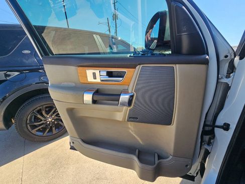 Used 2015 Land Rover LR4 HSE AWD/4WD image 15