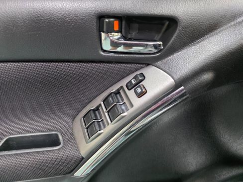 Used 2004 Toyota Matrix AWD image 18