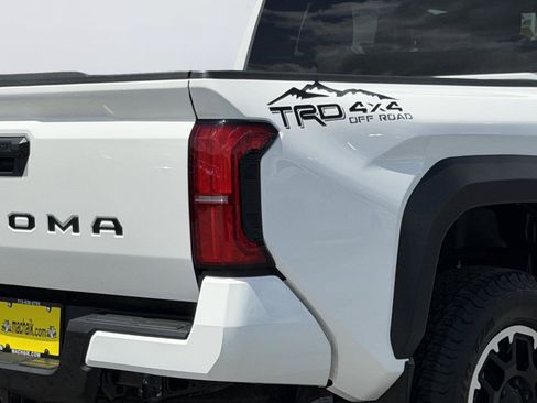 Used 2024 Toyota Tacoma TRD Off-Road AWD/4WD image 11