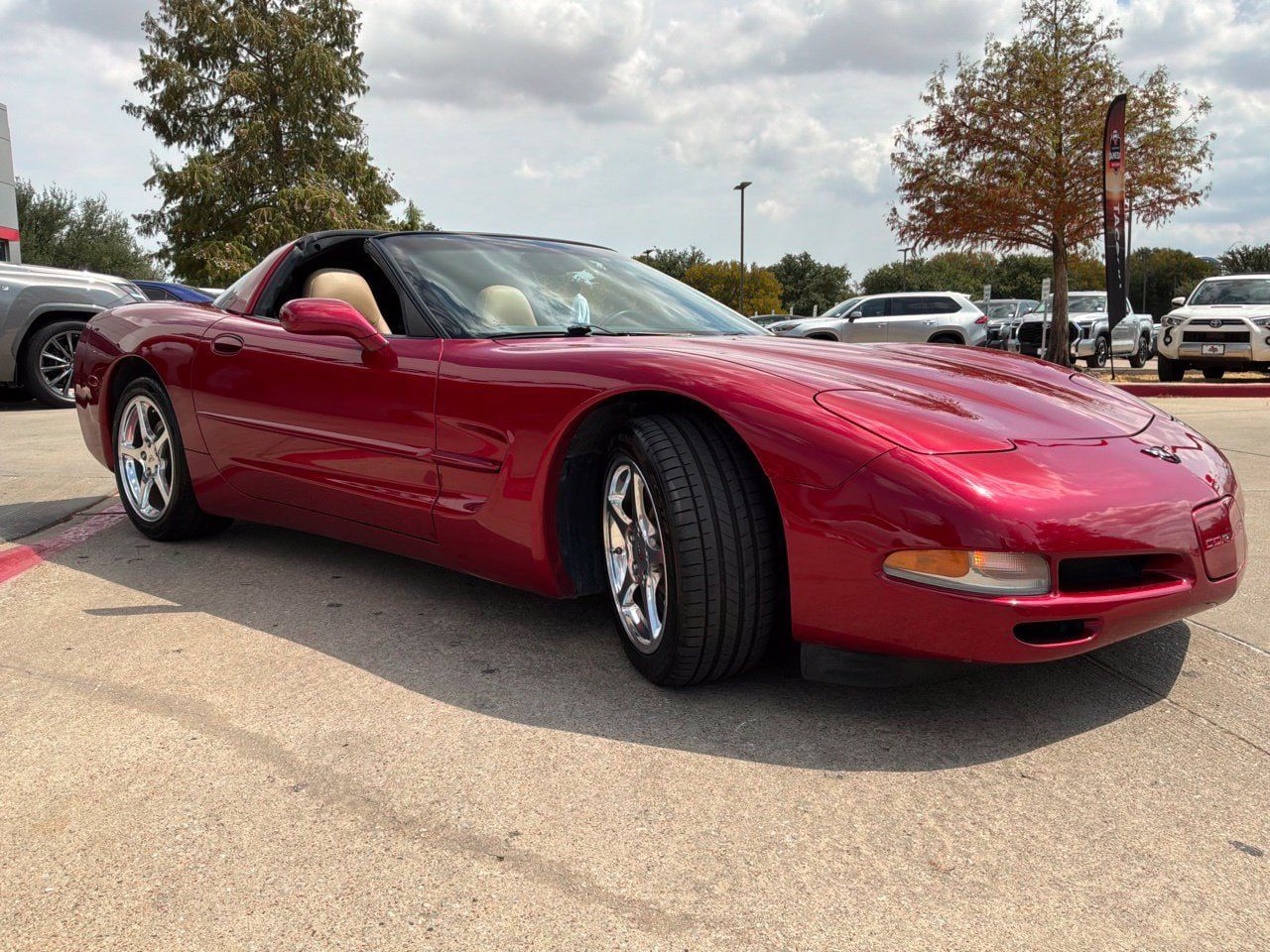 Used 2004 Chevrolet Corvette Coupe w/ Roof Package RWD image 8