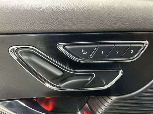 Used 2022 Lincoln Corsair AWD w/ Premium Package image 10