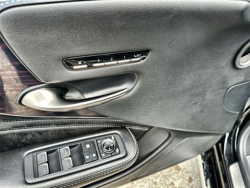 Used 2018 Lexus LS 500 image 22