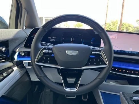 Certified 2025 Cadillac Optiq Luxury 1 AWD/4WD image 16