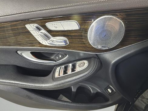 Used 2017 Mercedes-Benz GLC 300 4MATIC image 23