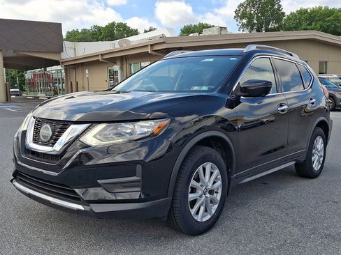 Used 2018 Nissan Rogue SV w/ Premium Package AWD/4WD image 1