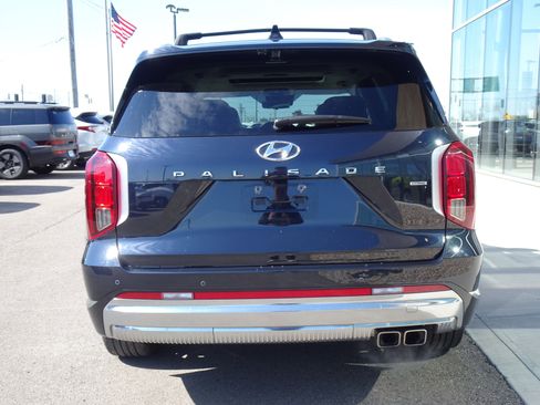 Used 2024 Hyundai Palisade Calligraphy AWD/4WD image 4