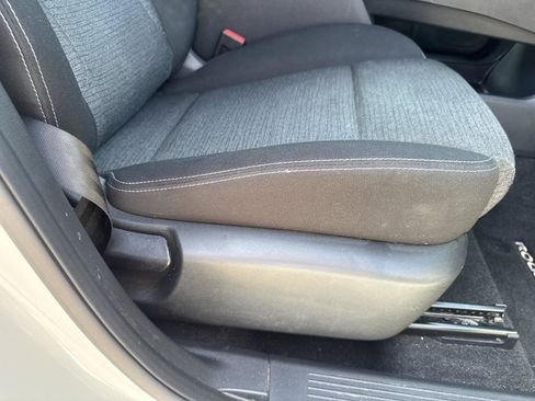Used 2023 Nissan Rogue SV FWD image 28