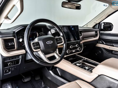 Used 2024 Ford Expedition Limited image 18