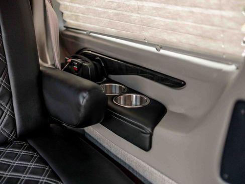 Used 2023 Chevrolet Express 2500 image 83