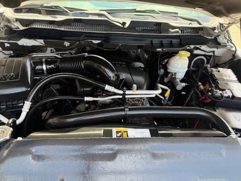 Used 2019 RAM 1500 Express RWD image 32