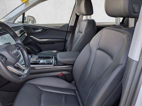 Used 2022 Audi Q7 Premium Plus image 12