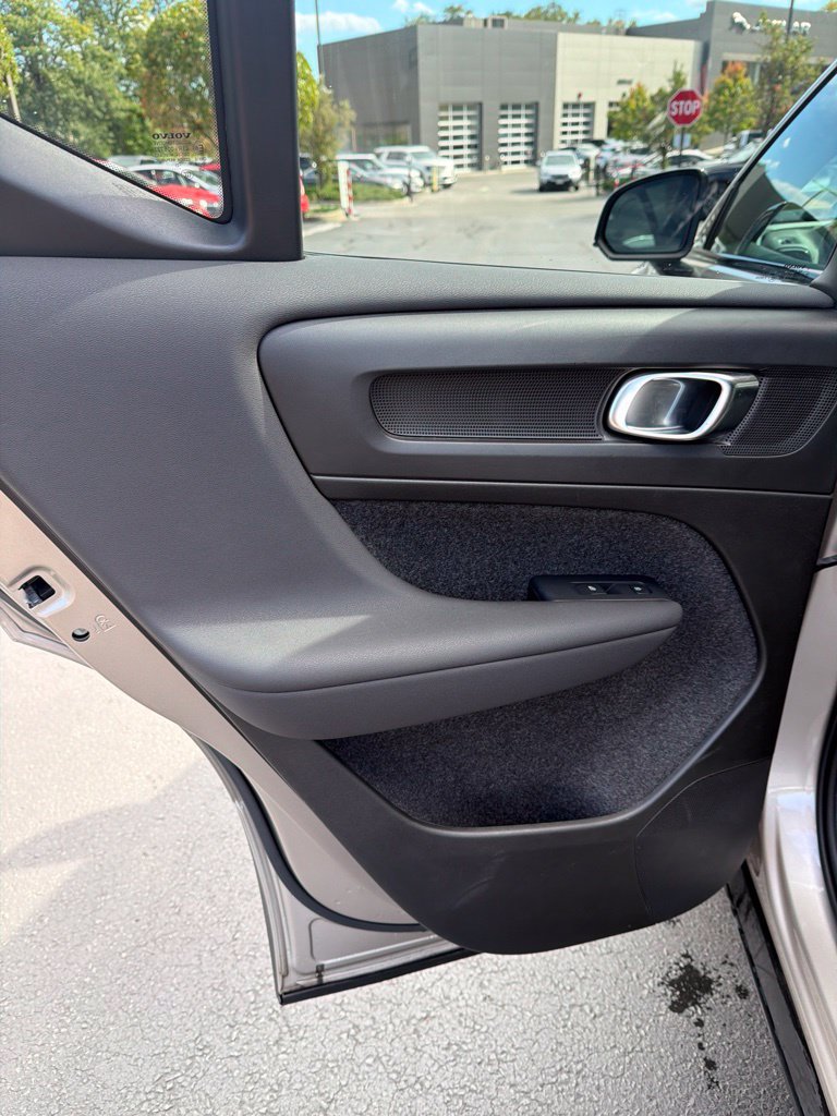 Certified 2024 Volvo XC40 B5 Plus w/ Protection Package Premier AWD/4WD image 8
