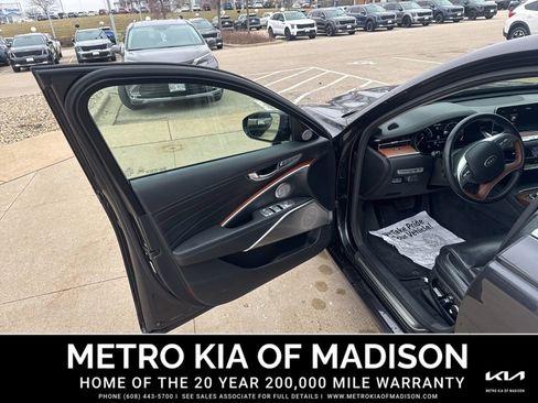 Used 2020 Kia K900 Luxury w/ VIP Package AWD/4WD image 12