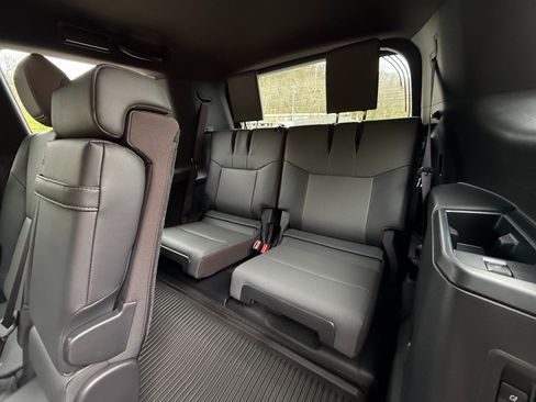 Used 2025 Lexus GX 550 Premium+ w/ Cold Area Package image 24