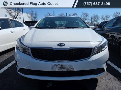 Used 2017 Kia Forte LX image 2