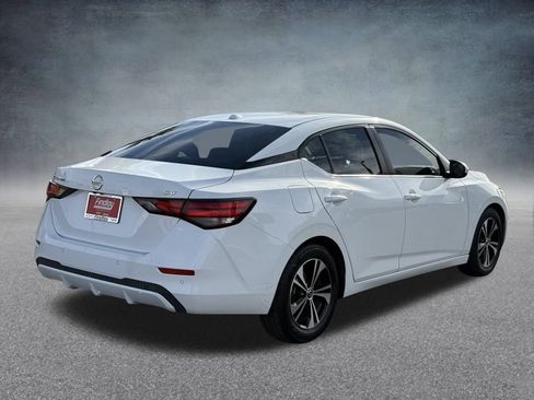 Used 2022 Nissan Sentra SV image 3