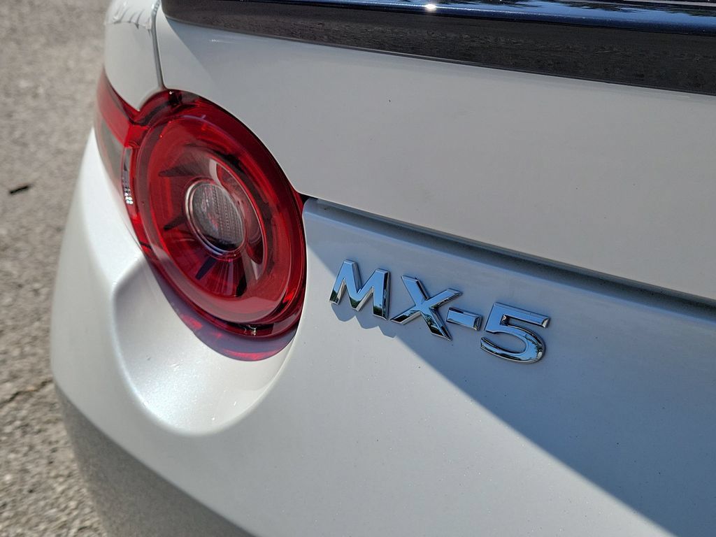 New 2026 MAZDA MX-5 Miata RF Club w/ Interior Package RWD image 7