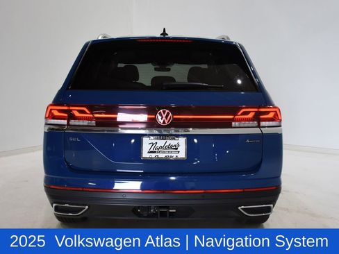 Used 2025 Volkswagen Atlas SEL AWD/4WD image 5