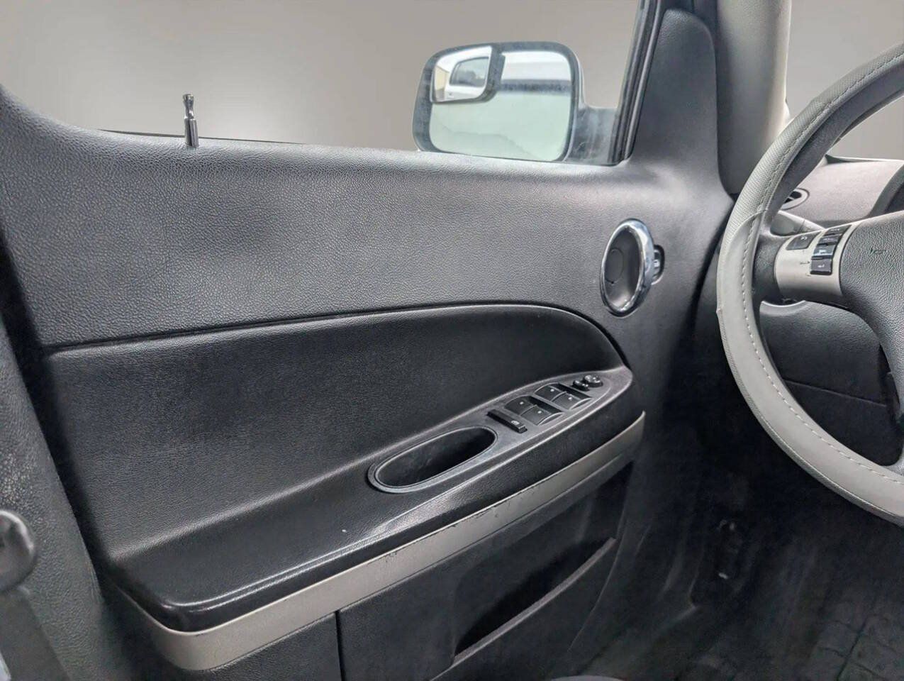 Used 2011 Chevrolet HHR LS FWD image 35