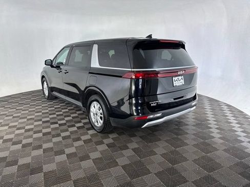 Used 2023 Kia Carnival LX FWD image 9