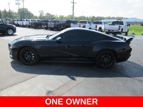 Used 2025 Ford Mustang GT Premium RWD image 8