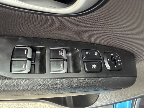 Used 2017 Kia Soul + w/ Designer's Package FWD image 20