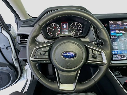 Used 2025 Subaru Outback Premium w/ Popular Package #1 AWD/4WD image 11